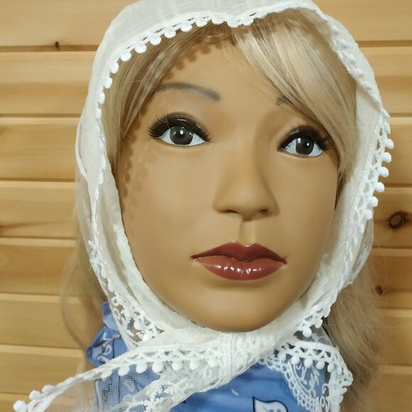 White Lace Kerchief - Picture 2 of 13